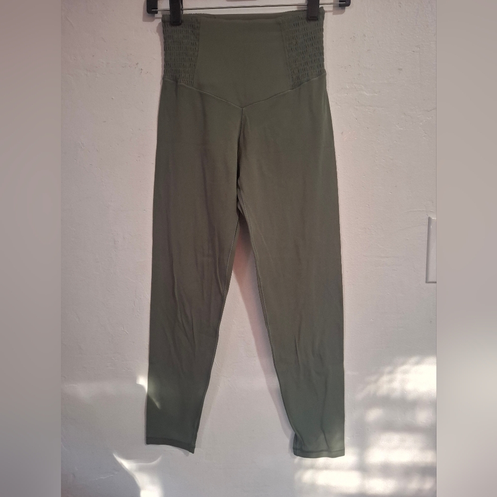 Olive Green Offline By Aerie Women's Jeggins Size M.